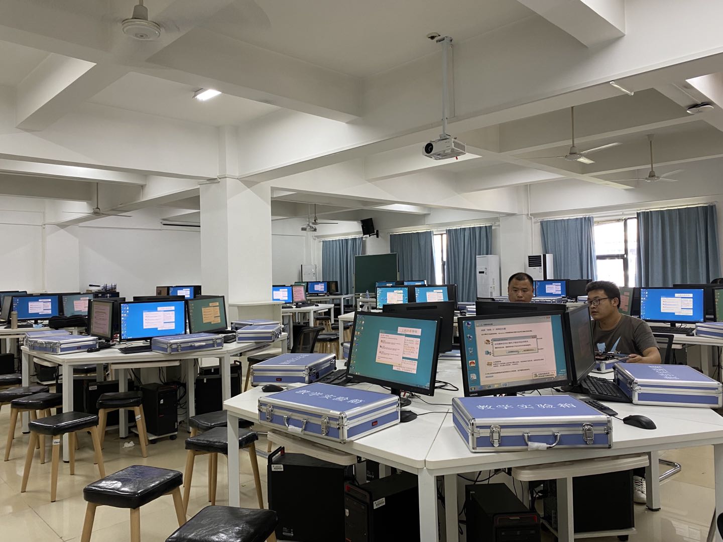 華電交付微機原理與技術(shù)技術(shù)實驗系統(tǒng)